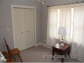 6 EMERALD DRIVE - Photo 11