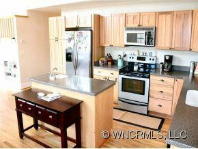 6 EMERALD DRIVE - Photo 5