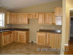 19 Enka Pine St - Photo 2