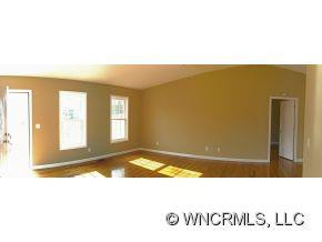 19 Enka Pine St - Photo 3