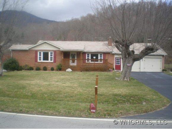 992 Moody Farm