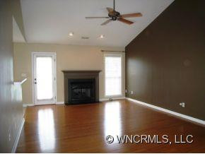 302 Meadow Pathway Drive - Photo 2