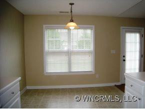 302 Meadow Pathway Drive - Photo 5