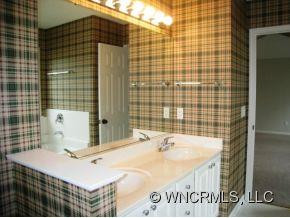 302 Meadow Pathway Drive - Photo 8