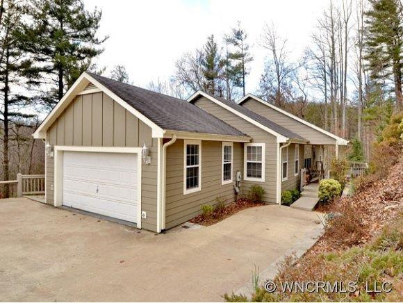 116 FOOTHILLS DRIVE