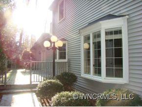 212 Estate Drive - Photo 2