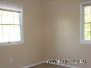 212 Estate Drive - Photo 7