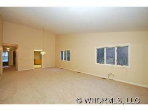 1105 Red Oak Drive - Photo 3