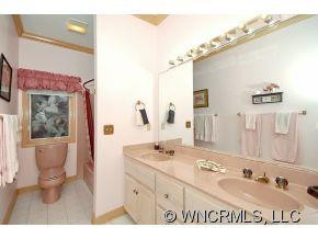 202 GLENROY COURT - Photo 16