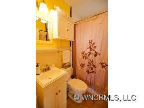 9 Enka Pine St - Photo 11