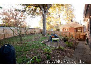 9 Enka Pine St - Photo 3