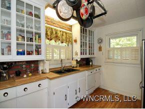 1 Enka Hillcrest Street - Photo 7
