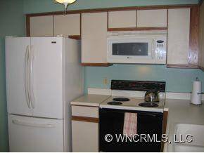 805 Abbey Circle - Photo 2