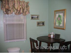 805 Abbey Circle - Photo 4