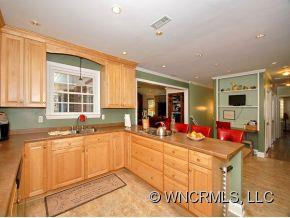 111 GLENGARY DR. - Photo 3