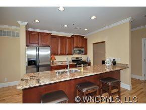 155 S. Lexington Ave. #404B - Photo 4