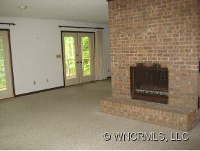 210 Mockingbird Drive - Photo 2