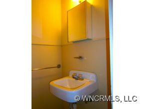 194 Pennsylvania Avenue - Photo 20