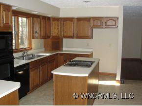 200 Pheasant Run - Photo 3