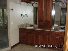 200 Pheasant Run - Photo 6