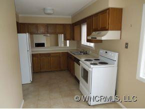 201 RACQUET CLUB ROAD UNIT 9 - Photo 4