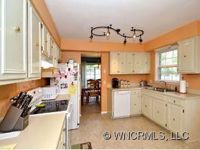 1808 HOWARD GAP ROAD - Photo 14