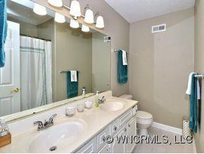 1808 HOWARD GAP ROAD - Photo 9