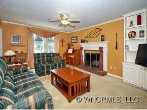 216 Raintree Drive - Photo 4