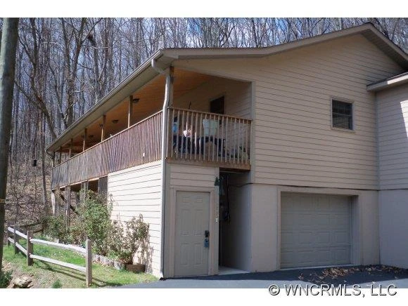 115 Mountain Breeze DR