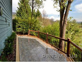 10 HILLCREST - Photo 2