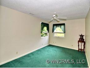 10 HILLCREST - Photo 13
