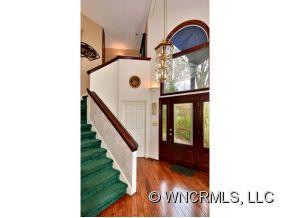10 HILLCREST - Photo 3