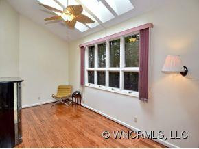 10 HILLCREST - Photo 9