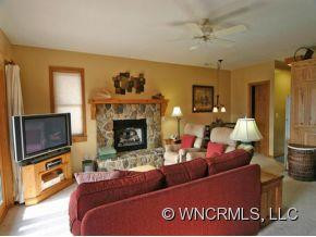 276 HONEYSUCKLE LANE - Photo 16