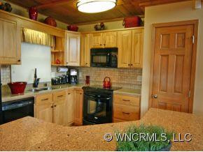 276 HONEYSUCKLE LANE - Photo 9