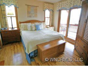 276 HONEYSUCKLE LANE - Photo 10