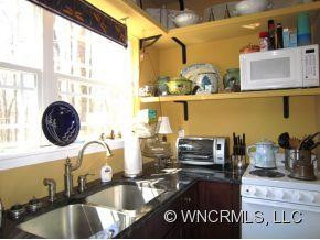 831 Shumont Road - Photo 11
