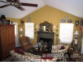 831 Shumont Road - Photo 5