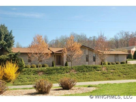 3049 S. Lakeshore Drive
