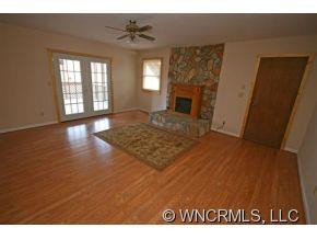 305 Redbird Drive (ON THE RIVER) - Photo 11