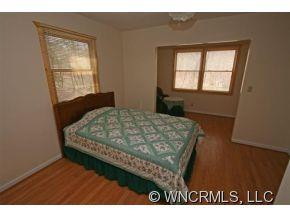 305 Redbird Drive (ON THE RIVER) - Photo 12