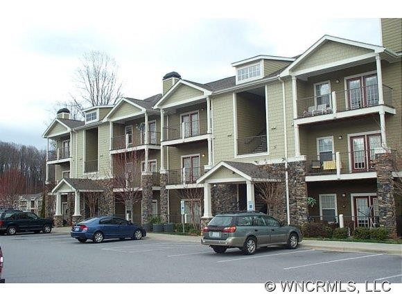500 Vista Lake Dr Unit 208