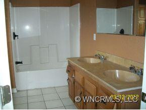 1030 BROOKLYN AVENUE - Photo 6
