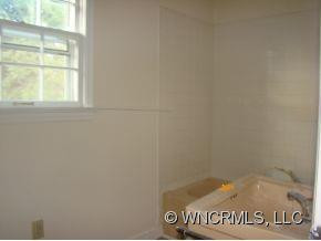 707 4th Avenue West - Photo 5