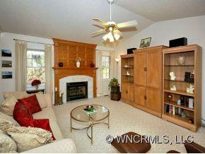 106 OAK HOLLOW CT. - Photo 3