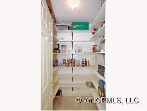 106 OAK HOLLOW CT. - Photo 7
