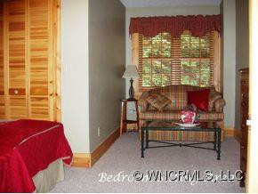 1437 BEARWALLOW MOUNTAIN RD - Photo 8