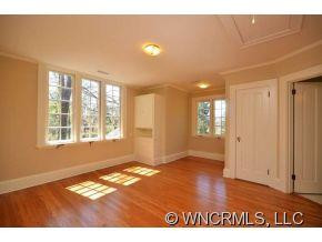 18 The Circle - Photo 15