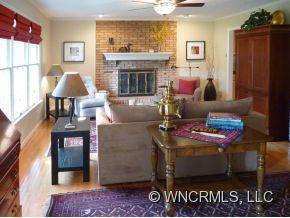 396 Viewcrest Drive - Photo 2