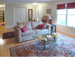 396 Viewcrest Drive - Photo 3